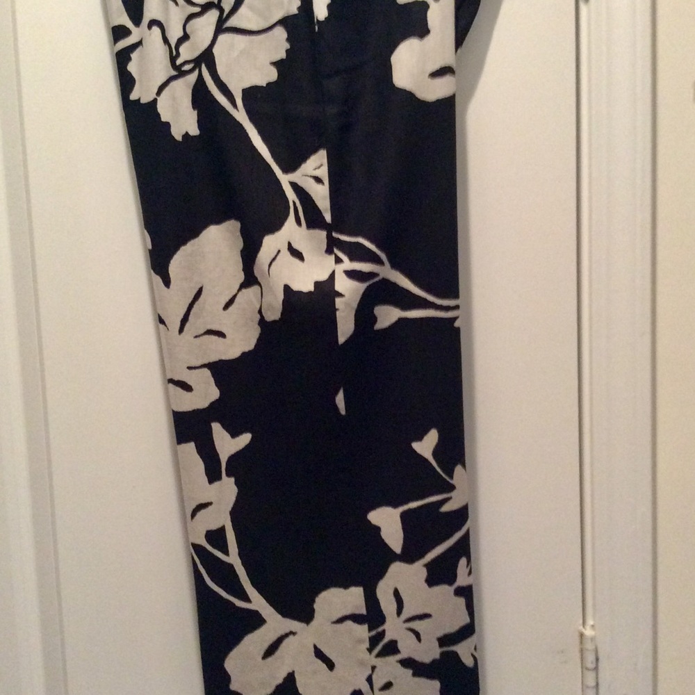 Capri Pants - Picture 2 of 4